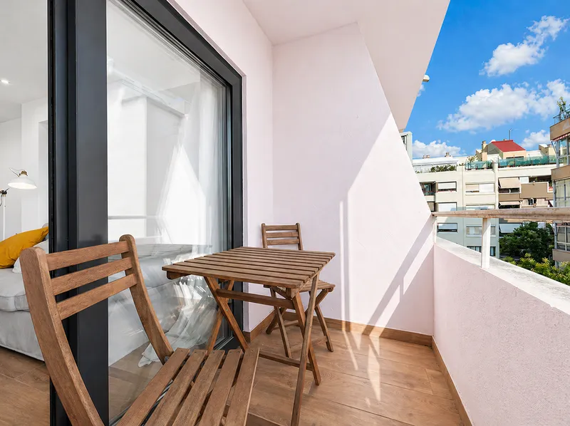 Elegant renovated apartment with terrace in the heart of Santa Catalina, Palma — photo 5