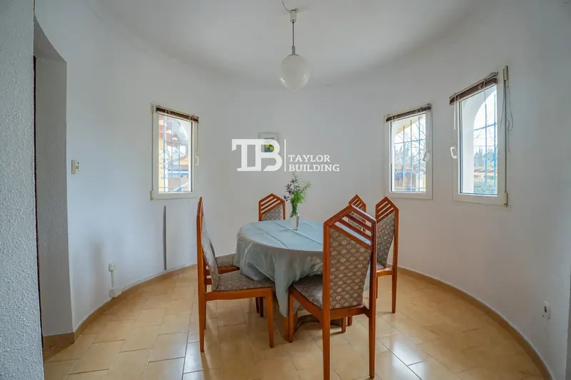 Taylor Building presents this beautiful finca with Mallorcan character with all documentation in order, located a short distance from the painter — photo 7