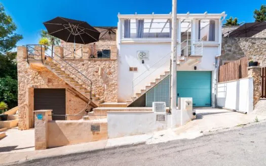 Sunny home with rooftop terrace, sea views and rental license in Cala Llombards — photo 5