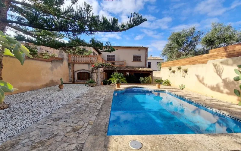 Beautiful chalet for rent in Manacor — photo 1