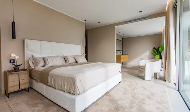 Modern elegance in one of the finest areas of the southwest, Portals Nous — photo 10