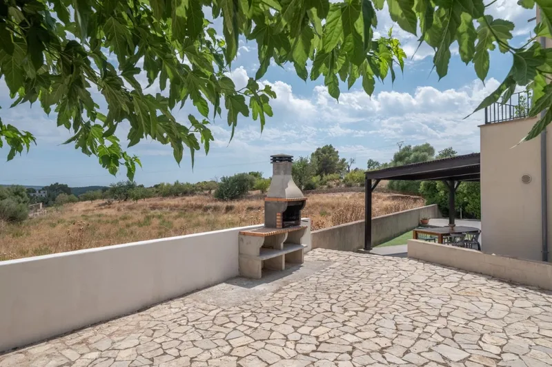 Beautiful family home with pool and panoramic countryside views — photo 8