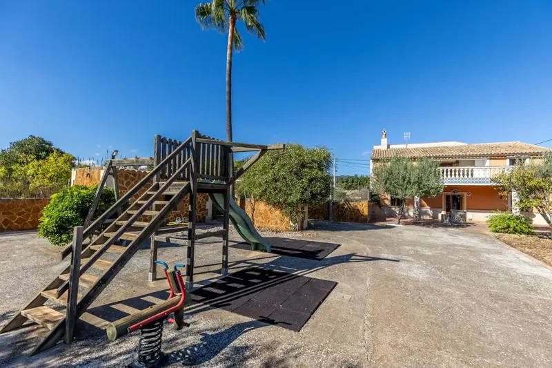 Spectacular house with large plot in Santa María del Camí — photo 4
