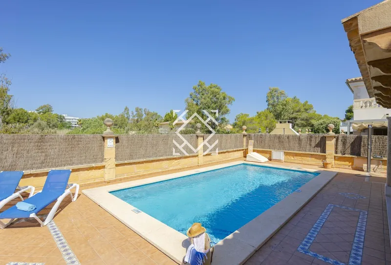 Spectacular semi-detached villa for sale in sought-after Playa de Muro, Mallorca — photo 6
