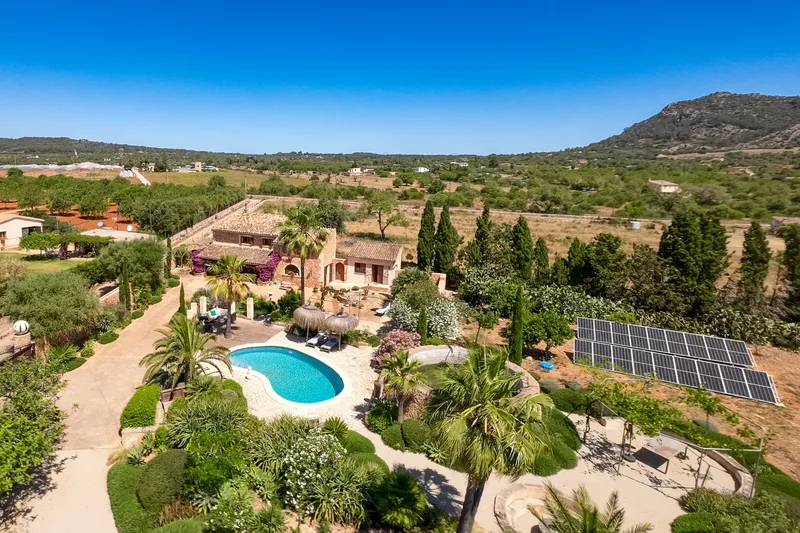 Finca for sale in Llucmajor with large plot of land — photo 2