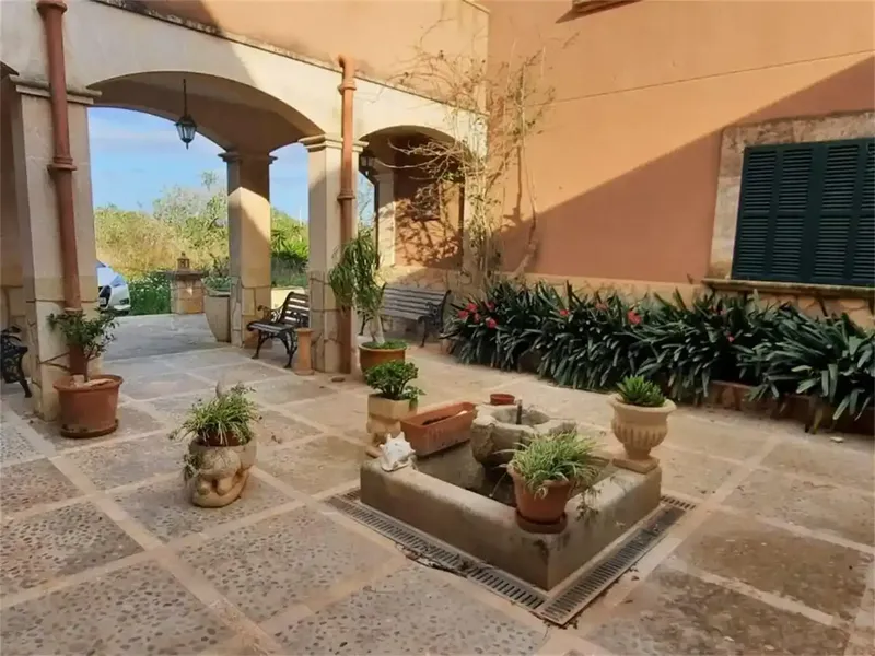 Casa de campo en Mallorca, Campos de 375 m2 construidos sobre una parcela de 15.429 m2. A tan sólo 7 km de una de las playas más bonitas de  — photo 10