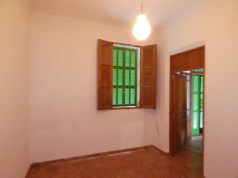 Authentic Mallorcan house for sale in the heart of Ariany, on a plot of approximately 310 m² — photo 3