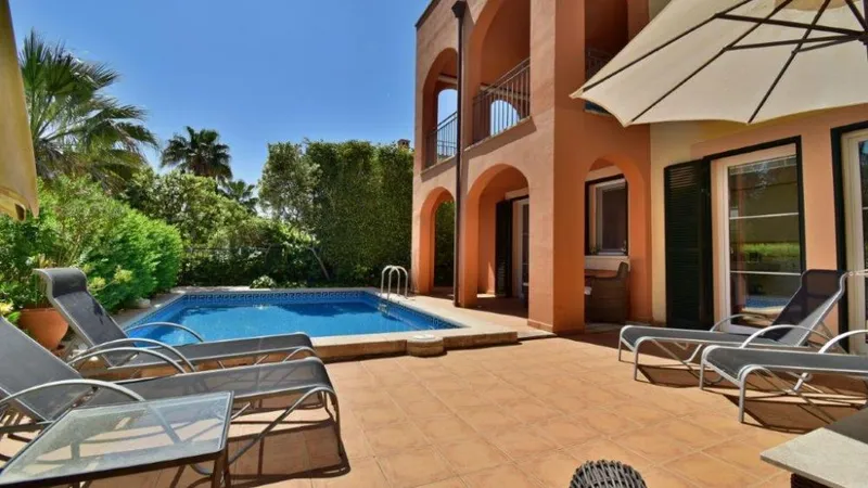 Golf home with private saltwater pool — photo 1