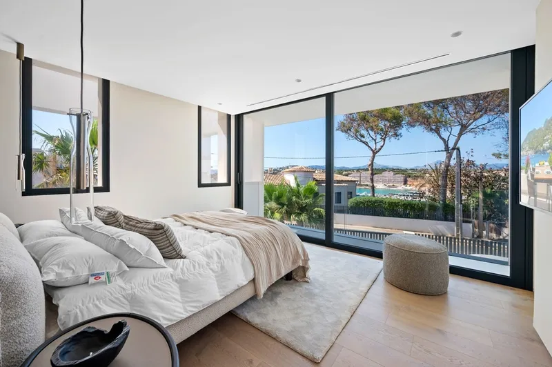 Modern sea view villa in 2nd line - Port Adriano / El... — photo 12