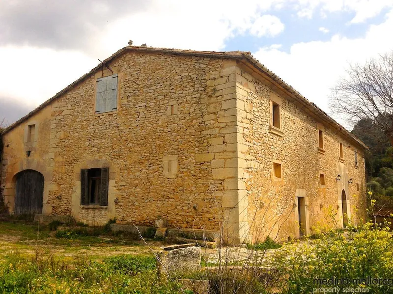 Rustic finca in Llucmajor — photo 1