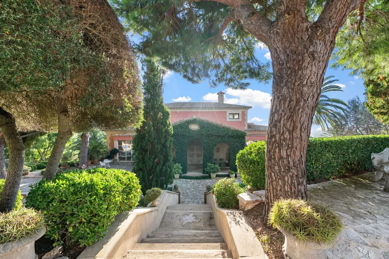 Representative property with panoramic and sea views in the southeast of the island — photo 7