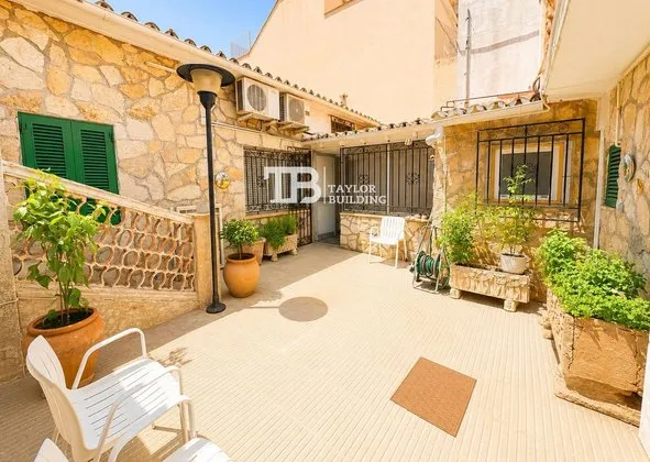 Terraced house in Calle Del Hort de los Puputs, Camp Redo, Palma de Mallorca — photo 2