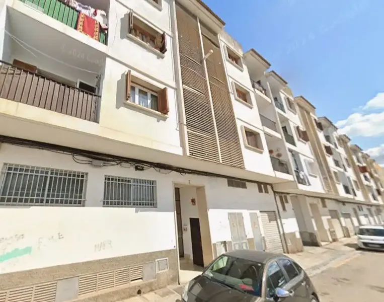 Apartment from bank, illegally occupied so cannot be visited — photo 1