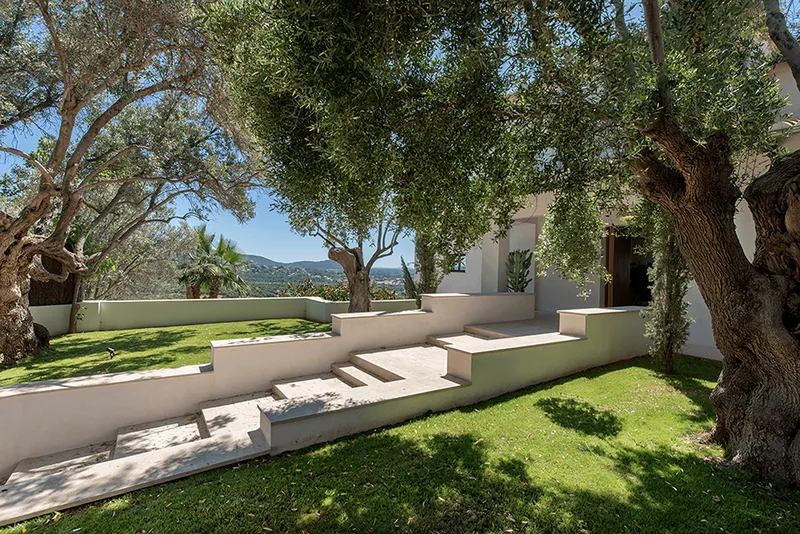 Mediterranean villa with sea and mountain views — photo 8