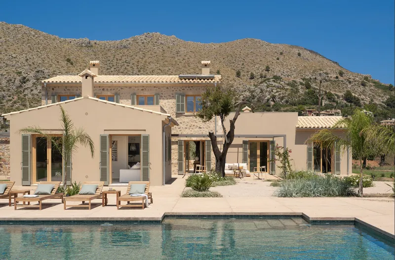 Country home with pool and mountain views near the sea — photo 3