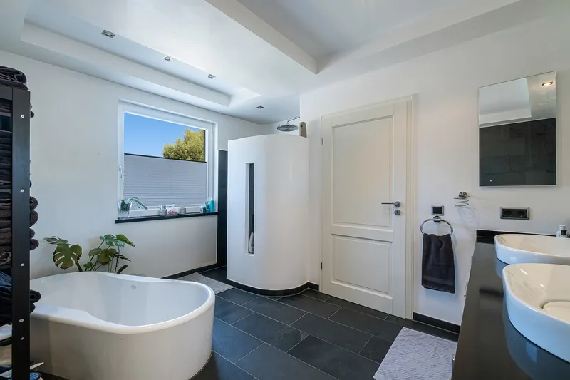 Modern luxury villa in a quiet location in Nova Santa Ponsa — photo 11