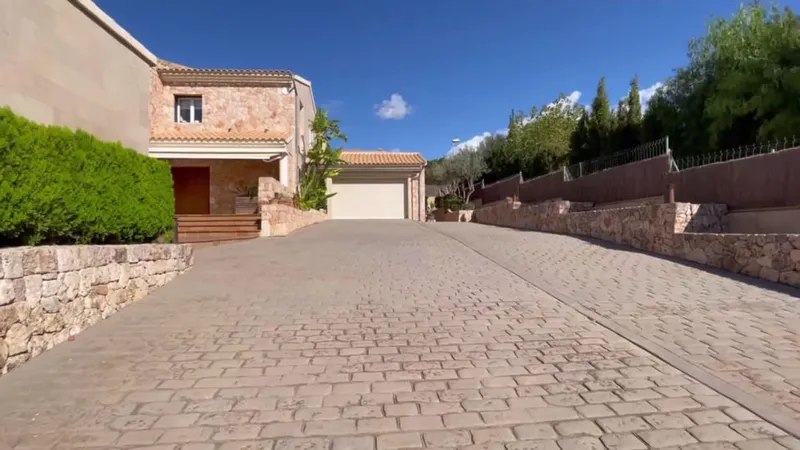 Elegant villa for sale in Sant Marçal with pool and views of the Bay of Palma — photo 1