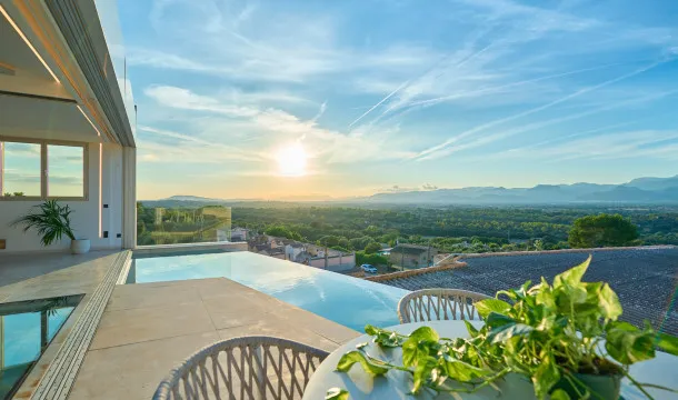 Modern and bright villa with panoramic views in Costitx — photo 3