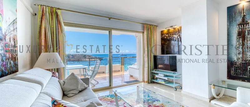Sea view apartment in Puerto Portals in first sea line with beach access — photo 2