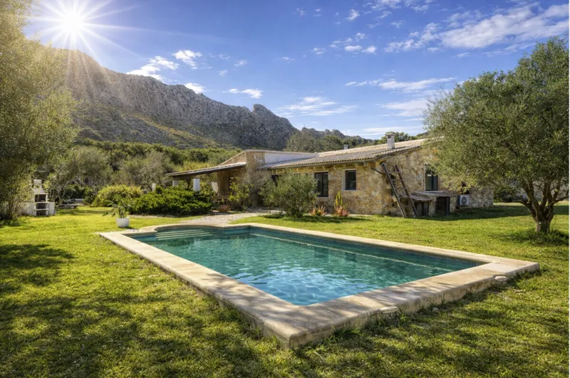 Mediterranean finca with pool and mountain views near Puerto Pollensa — photo 1