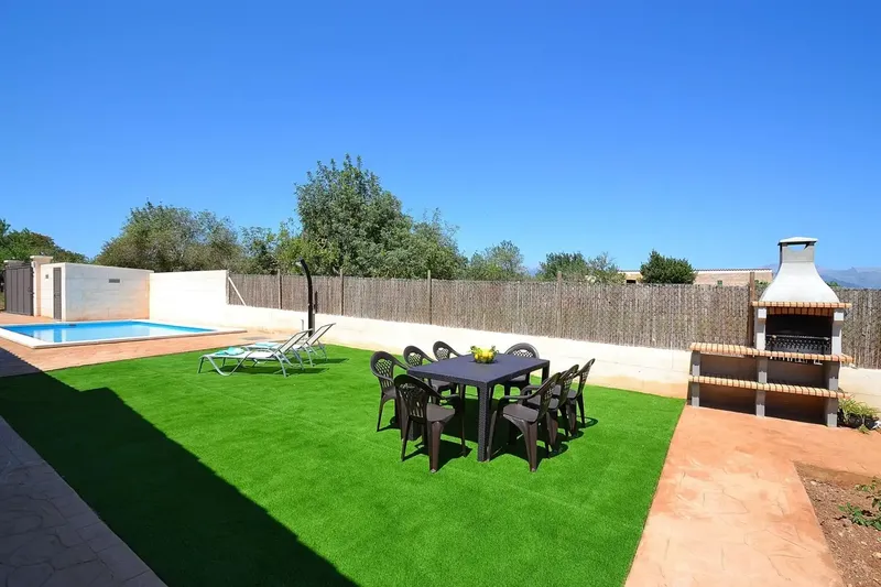 Enjoy the tranquility of the Mallorcan countryside in this beautiful finca with private pool, available for seasonal rental, located in — photo 6