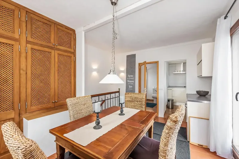 This chalet with sea and mountain views consists of a family house together with an independent apartment in an ideal location — photo 10