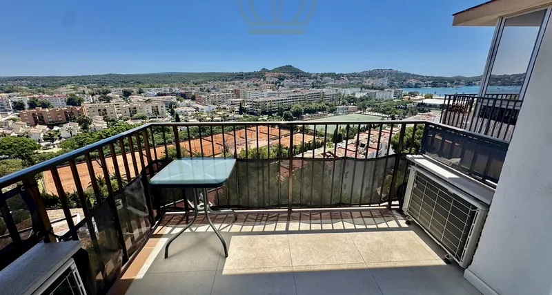 Modern renovated penthouse with sea views in Santa Ponsa — photo 2