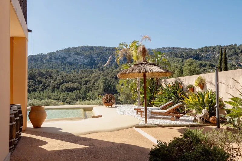 Villa with impressive mountain views and pool in Puigpunyent — photo 3