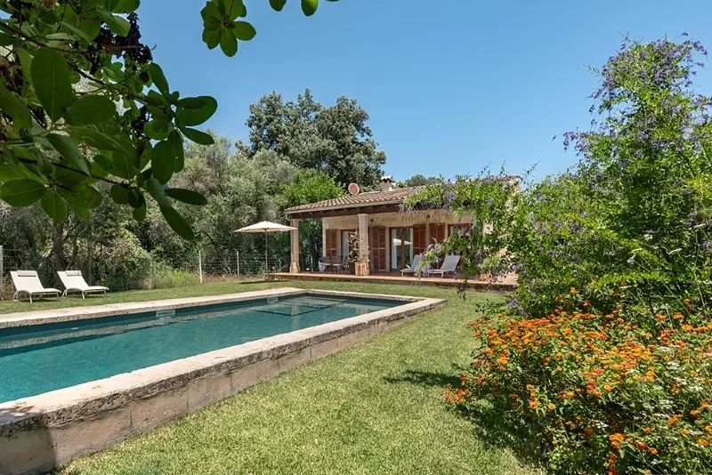 Quiet country house with pool and holiday rental license in Campanet — photo 1
