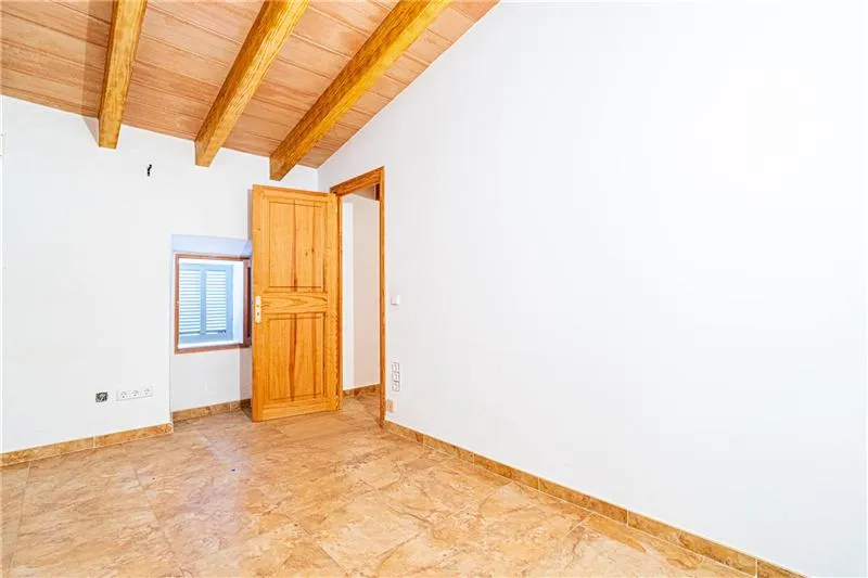Traditional Mallorcan house for renovation on a plot of approx. 200 m², — photo 10