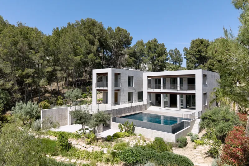Exclusive: Ultra-modern villa with wood and exposed concrete and indoor pool in Son Vida - Marcel Remus Real Estate — photo 1