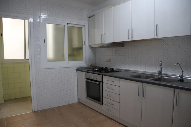 Four bedroom apartment in Palma (S´Escorxador area) with balcony and lift — photo 2