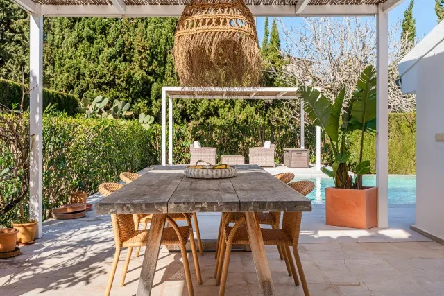 Stunning family villa just steps from the sea for sale in Puerto Pollensa, North Mallorca — photo 2