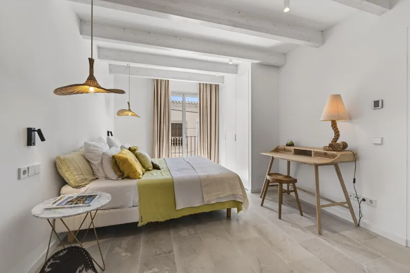 Elegant townhouse on a quiet corner plot with views in Ses Salines — photo 12