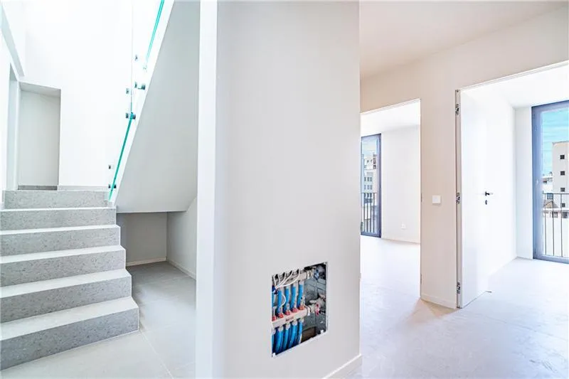 Brand new. Exclusive new-construction penthouse with a pool, private sun terrace, and ocean views, — photo 12