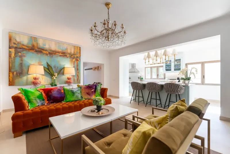 Discover this spectacular independent villa with Ibizan inspiration in the heart of Cala d'Or, just steps from the sea — photo 12