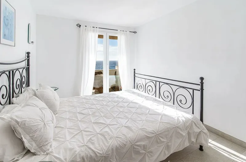 Luxury apartment on the first sea line in Santa Ponsa — photo 10