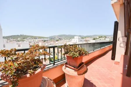 Flat - Palma de Mallorca (Son Espanyolet), built surface 232m2, 5 bedrooms, 2 bathrooms, lift. — photo 1
