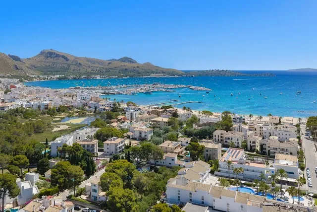 Exclusive villa for sale 200m from the beach in Puerto Pollensa, North Mallorca — photo 4