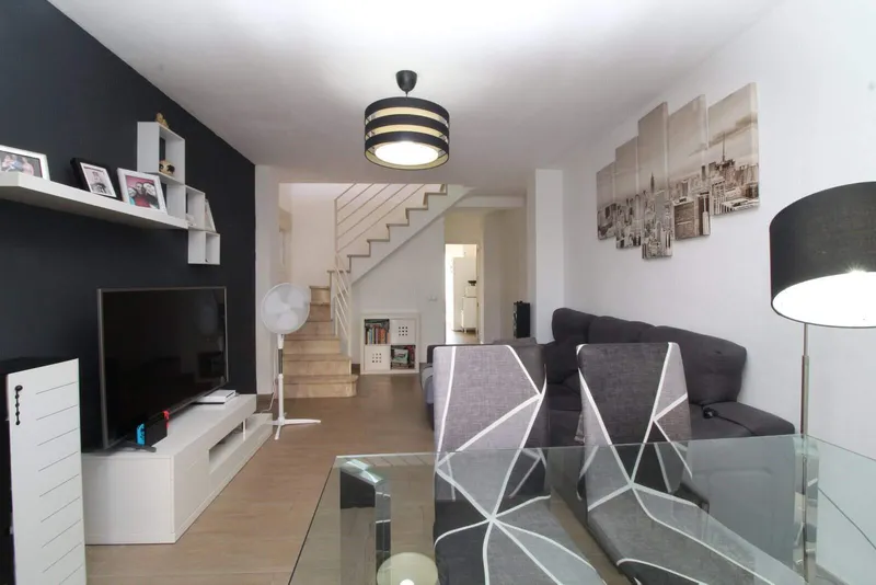 Renovated 120m² Maisonette with 5 bedrooms and terrace for sale — photo 2