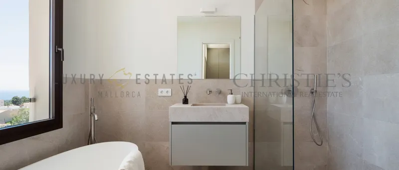 New constructed villa in Genova with sea views and pool — photo 10
