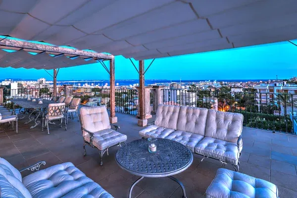 Large luxury penthouse in Palma de Mallorca with panoramic sea view — photo 4