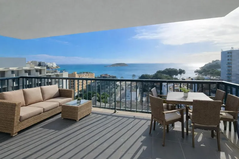 Apartment with sea views to renovate near the beach in Magaluf — photo 1