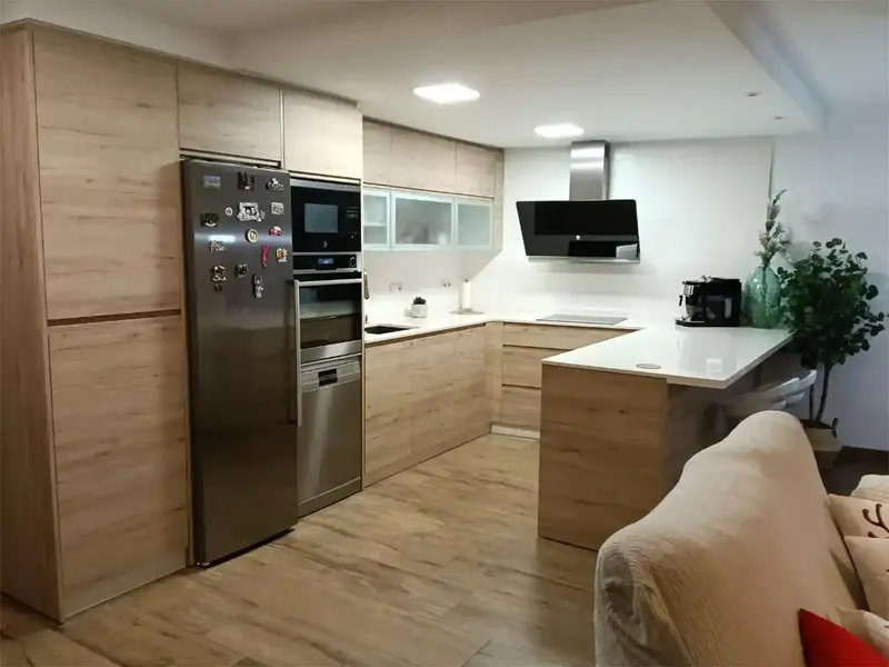 Magnífico Adosado de 4 plantas con gimnasio, piscina y acabados de lujo — photo 8