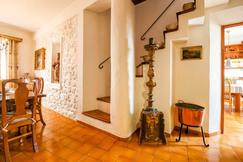Six bedroom townhouse for sale in Pollensa old town — photo 8