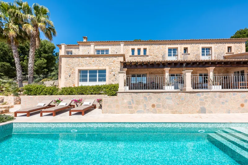 Luxury villa with panoramic views in Port Andratx for rent — photo 3