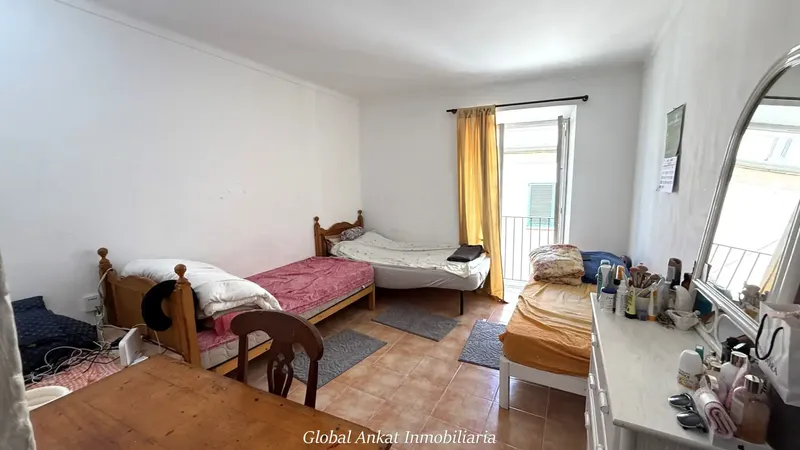 If you are looking for a versatile property, with plenty of space and the tranquility of having only one neighbor, this duplex will light your bulb. — photo 11