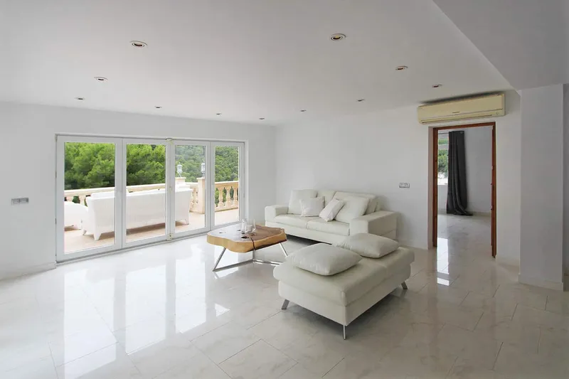 6-bedroom villa with pool in Costa d'en Blanes for rent — photo 5