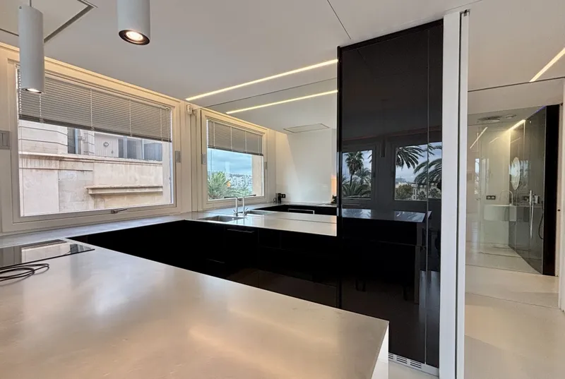 Modern apartment with sea views in Palma — photo 4
