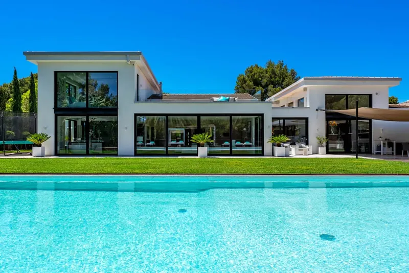 Exclusive villa at the golf course of Nova Santa Ponsa — photo 1